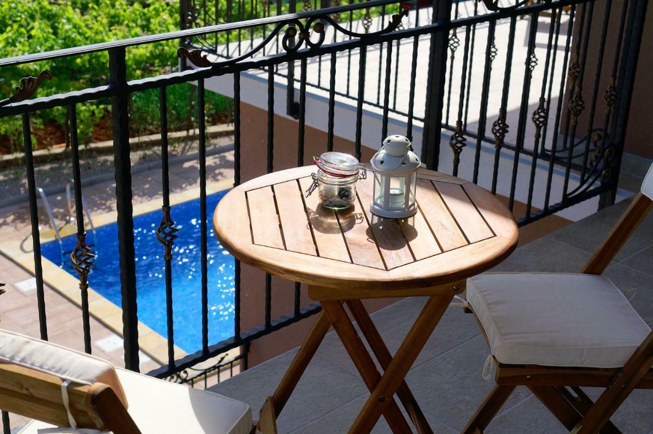 Villa Nerium Малинска Экстерьер фото